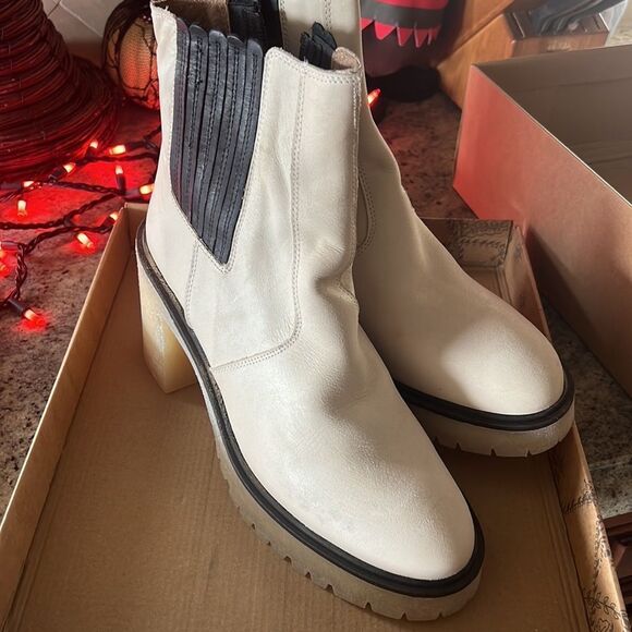 THE FREE PEOPLE JAMES CHELSEA BOOT IN WHITE 41 - Picture 4 of 9